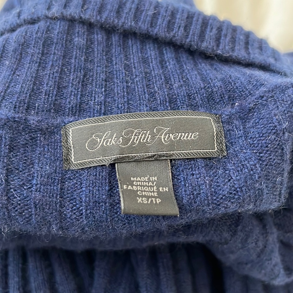 Good condition blue spring cashmere sweater